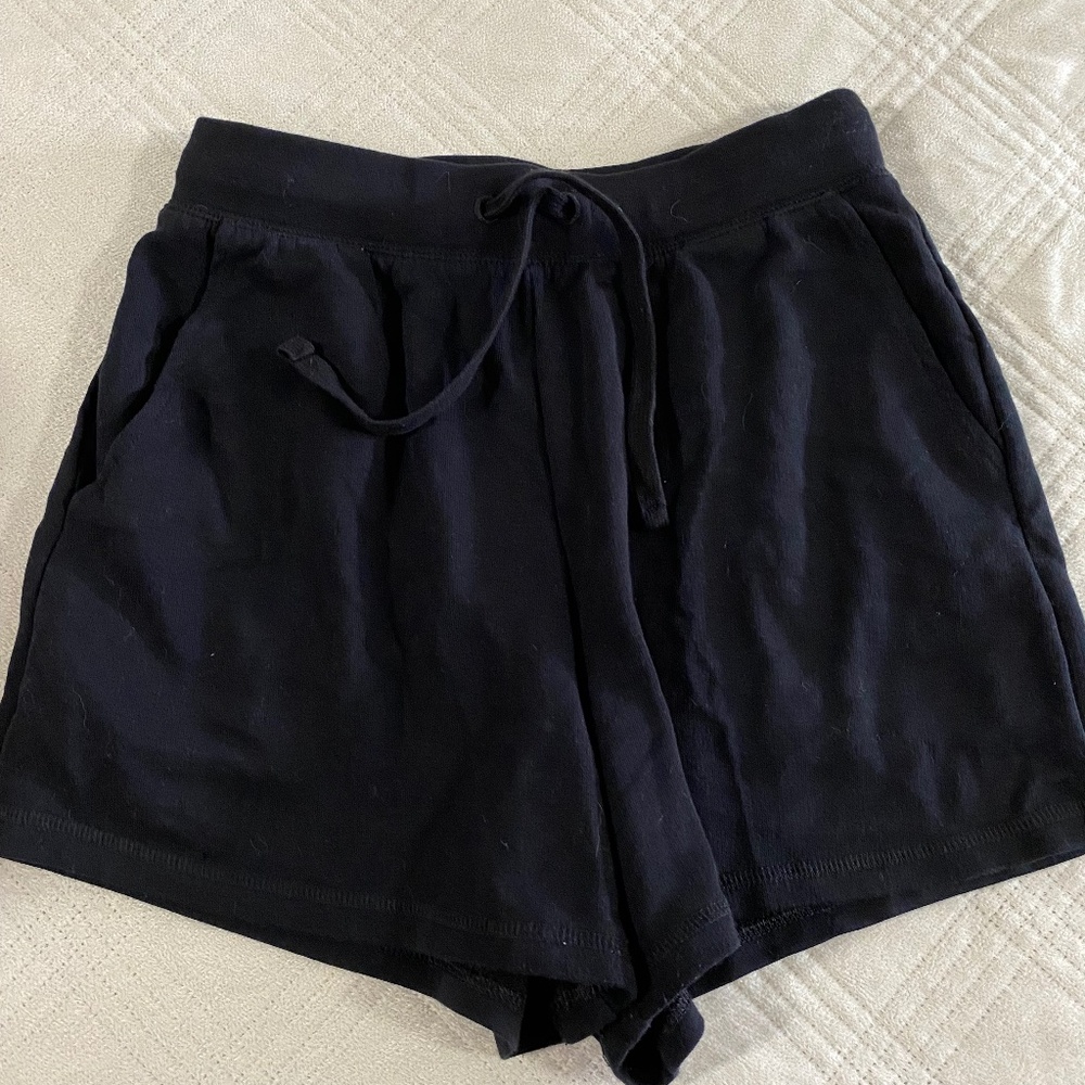 Old Navy women black shorts